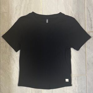 Vuori Black Pose Fitted Tee